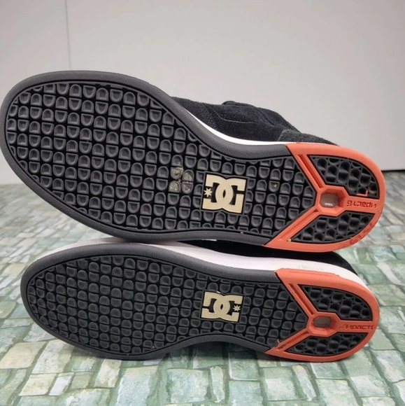 DC Shoes Nyjah High I Women's sz 7.5 Suede Black Coral - Picture 7 of 9